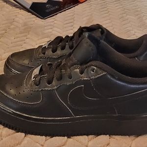 Boys youth nike size 3.5